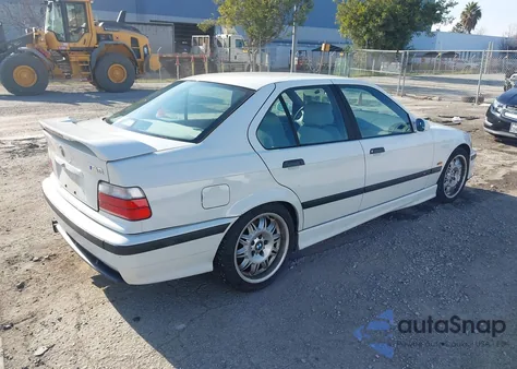 1997 BMW M3 z USA, uszkodzony, nr VIN WBSCD9324VEE05352